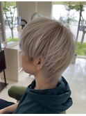 ハイトーンウルフカット