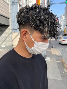 エルマーク 枚方(L-MARK) メッシュハイライトスパイラルパーマツイストパーマツーブロック