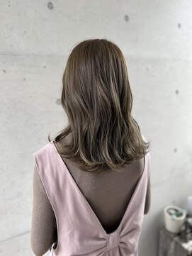 アチーブ ヘア デザイン(achieve hair design) 透明感ブリーチなしカラーベージュ×大人可愛いくびれミディ