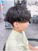 スペインカールスパイキーショートブルーブラックフェザーパーマ