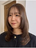 ミディアムレイヤーカットロングレイヤーシナモンベージュカラー