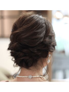 ヘアーサロン カシータ(Hair Salon CASITA) ラフにまとめてあげた『ゆるふわ』ヘアセット