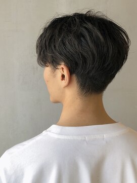 フランクスバーバーリザーブ 人形町店(FRANK’S BARBER RESERVE) センターパート前下がり韓国マッシュ