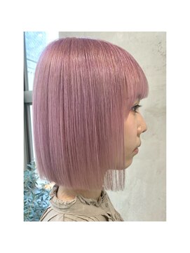 ラリー(Larry) ペールピンク×ミニボブ