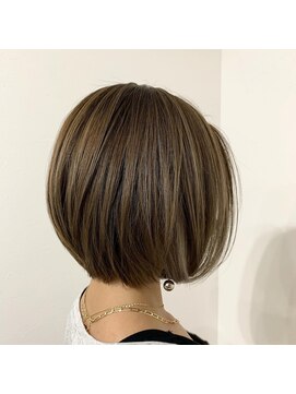 スリジエ(Cerisier) 前下がりボブラテミルクティーカラー