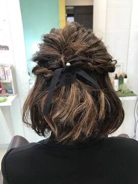 ハーフアップ