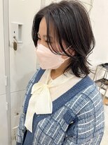 ヘアデザイン ソラ(Sola)&nbsp;外ハネくびれミディアムレイヤー+センターパート×暗髪ブラウン