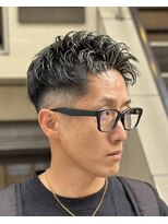 ピンパーマ　ハイライト　フェード　短髪