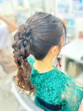 ヘアーメイク ティアラ(Hair make Tiara) ポニーアレンジ