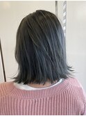 20代女性　切りっぱなしボブ　ブルージュ