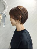 可愛い40代の前上がりショートボブにハイライト
