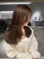 リール(rire)&nbsp;デザインカラーレイヤーカットウェットヘア夏オリーブベージュ