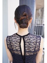 シィーム(cime) お呼ばれヘア タイトヘア