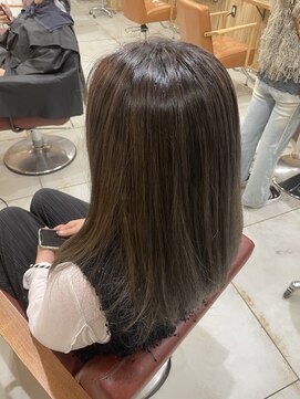 ノーム 横浜(NORM) 白髪ぼかしハイライトカラー