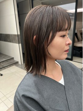 ピークアブー ワン(PEEK-A-BOO ONE) グレージュボブ暗髪艶髪