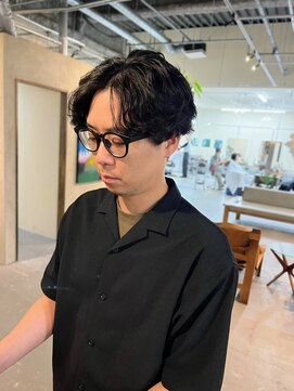ザ ブリンク(THE BLINK) メンズパーマ無造作ウェーブで叶える骨格補正ショート