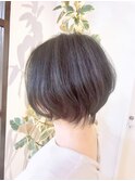 柔らかいボブスタイル