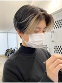 前髪インナーカラー センタパートショート 黒髪 小顔 20代30代