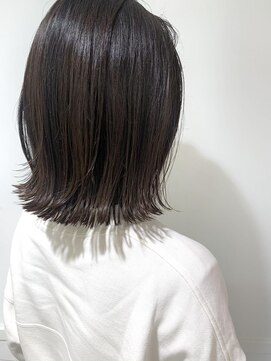ネオリーブ チロル 横浜西口店(Neolive CiroL.) 束感★切りっぱなしボブ★ツヤ暗髪