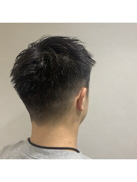 イーチ ヘアーアンドトータルビューティ(each hair&total beauty) 刈り上げショート 【青木元子】