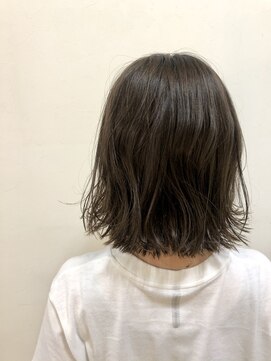 ペネロープ(Penelope) ニュアンスパーマ/ゆるパーマ/外ハネ/外はねボブ 担当 夕島