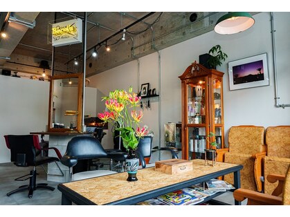 ヘアー ワークス ボンズ マリナーズ(Hair works Bond's marinas )の写真