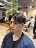 外国人風スパイラルカーリーパーマのセンターパート　2 【影山】