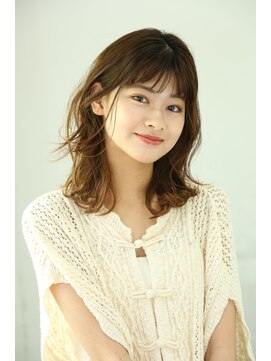 ガーランド (Garland) 大人ミディアム/レイヤー/似合わせカット/ベージュ/卵型