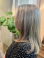 ナルーファーストヘアデザイナーズ(NALU First Hair Designers) ハイトーン. サイドレイヤーセミディ.