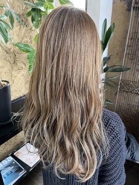 アールトゥーヘアー(art To Hair) ロング/ベージュカラー/ブリーチ有り