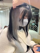 ヘアーアンドメイク ビス(HAIR&MAKE bis) 黒×ホワイトでつくるイヤリングカラー【井澤彩】