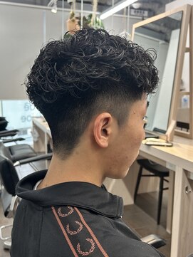 サロンドジョー(salon de joe) メンズカットツイストスパイラルパーマシャドウパーマショート