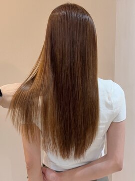 レジナヴィータ 栄(Reginavita) ブラウンベージュ ストレート ロング 艶トリートメント