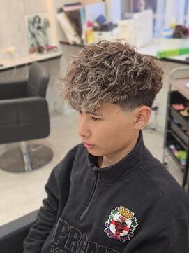 フリンジパーマ/テーパーフェード/スキンフェード/海外パーマ