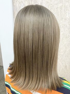 クレア バイ グレープバイン 金沢文庫(CLAIRE by GRAPEVINES) ベージュ/ダブルカラー/ミルクティーベージュ/ブリーチ