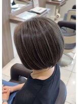 ロエ 元町店(Loe)&nbsp;【脱白髪染めハイライト】アッシュグレー