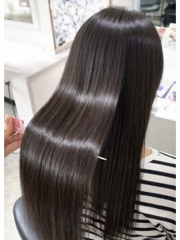 ドクターズサロン レラパールの写真/梅雨の日も安心！乾かすだけで自然にまとまる◎ツヤ感いっぱいの360度どこから見ても美しいシルエットに＊