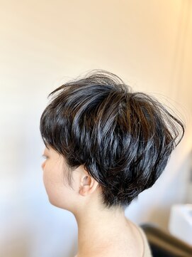 ヘアリゾート バルボア アイランド(hair resort Balboa Island) 30代40代外ハネボブ耳だしショート白髪ぼかし