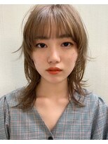ハイトーンベージュウルフ