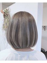 ホワイト(WHITE)&nbsp;明るめバレイヤージュカラー