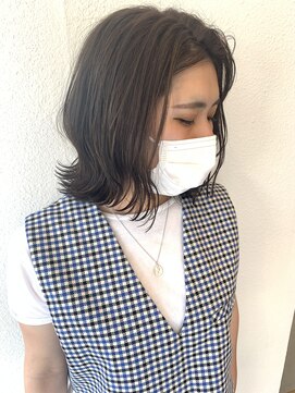 クマ(kuma.) 大人外ハネ/ミディアムヘア