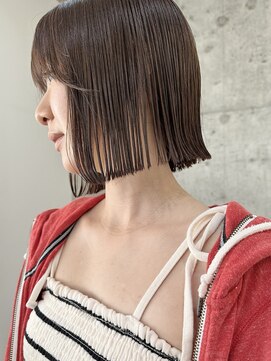 サクラ オモテサンドウ(SAKURA) 切りっぱなし外ハネボブ×ぱっつん前髪　表参道美容院