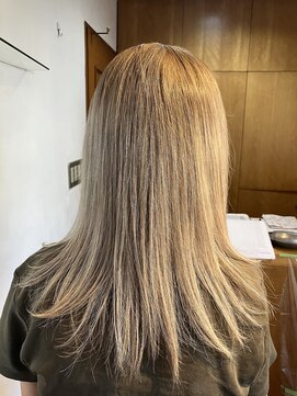 フリースタイル 立川(@.Freestyle) ミディアムレイヤー(シャギー)