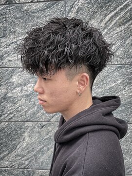 men's salon Gaudi 西宮北口店【メンズサロン ガウディ】【4月3日OPEN(予定)】 波巻きツイストスパイラルパーマ×刈り上げツーブロックマッシュ
