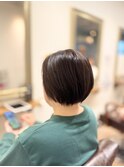 艶ブラウンカラーの丸み美人ショートボブスタイル
