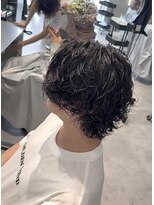 エイド 渋谷(aid)&nbsp;綾野剛風センターパートウルフレングスウェーブパーマ