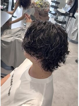 エイド 渋谷(aid) 綾野剛風センターパートウルフレングスウェーブパーマ