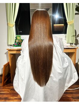 アヤ(Iya)の写真/回数を重ねる程、指通りなめらかに。URUTOWAで輝く髪へ導きます◎