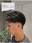 【束感と立体感のある毛流れフェザーパーマ】