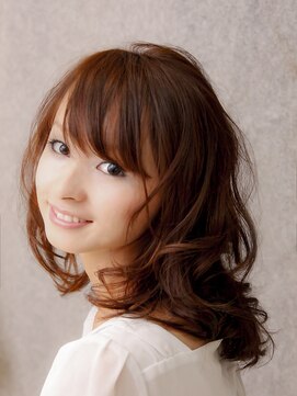 エコー フルール(ecco fleur) こなれカールで可愛さも大人っぽさも手に入れる